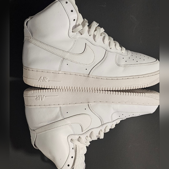✨ Nike Air Force 1 High '07 Triple White – Size 11 Men’s - Picture 2 of 9